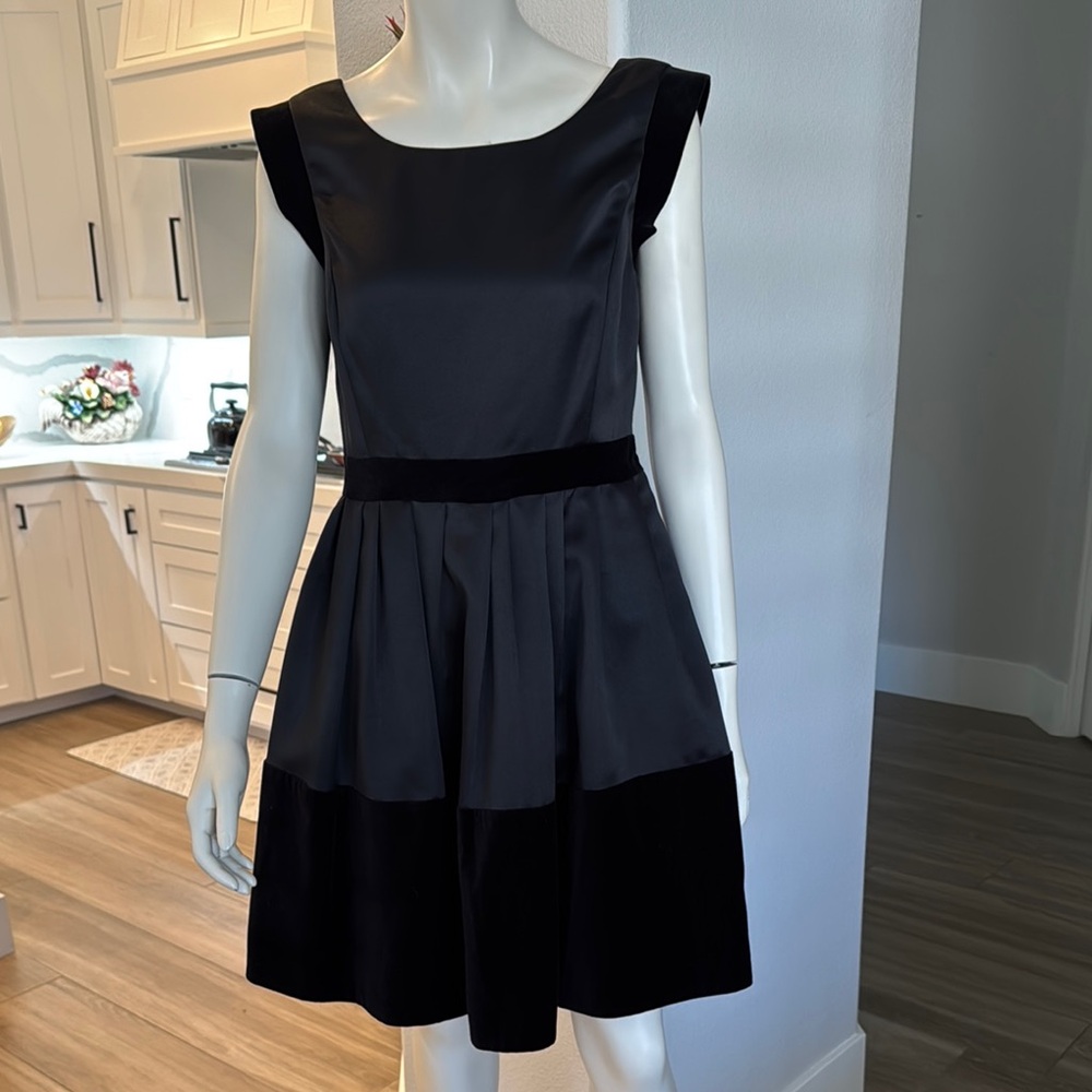Halston Hertiage - Black Satin and Velvet Dress Elegant Black Sleeveless Dress